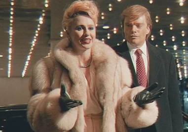 Филмът Стажантът в който Себастиян Стан играе ролята на младия