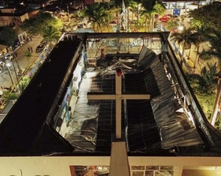 Покрив на църква в Бразилия се срути, има загинали и ранени ВИДЕО