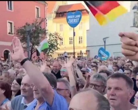 Историческо: Крайнодесните с победа в Германия