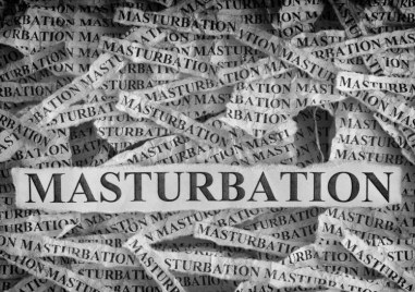Мастурбацията е естествена и здравословна сексуална практика която носи редица ползи