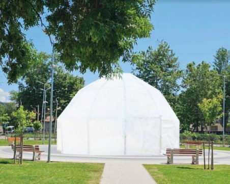 Емил Миразчиев с визуални провокации към пловдивчани за по-зелен и добър свят