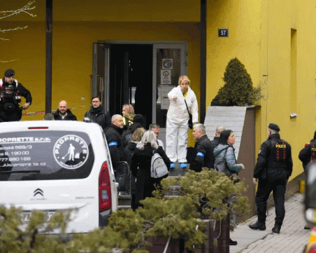 Момиче рани с нож двама свои съученици в Чехия