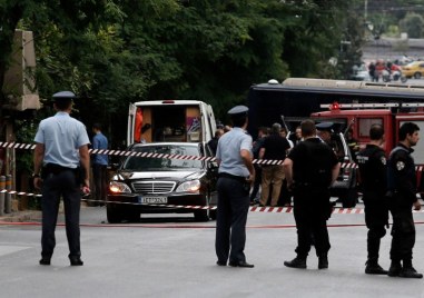 Най малко шестима души бяха ранени при стрелба на произволен принцип