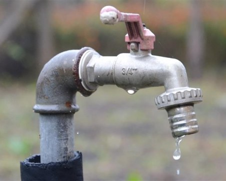 403 населени места с близо 315 хиляди души са засегнати от воден режим