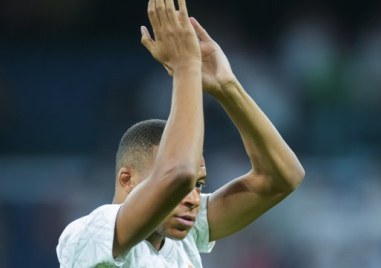 Щастлив съм всичко върви чудесно вече спечелихме трофей Ставам все