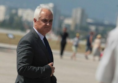 Министърът на отбраната Атанас Запрянов ще участва днес в заседанието