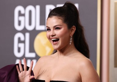 Селена Гомес стана милиардер Според списание Блумбърг което прави детайлно