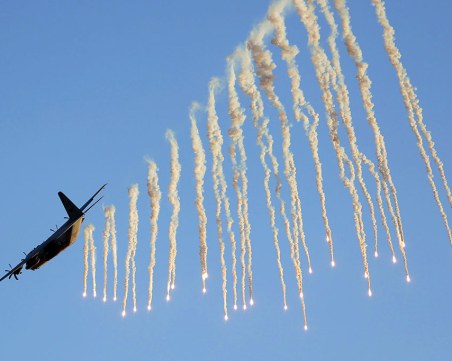 Украйна и Русия си размениха обвинения за въздушни нападения срещу гранични райони