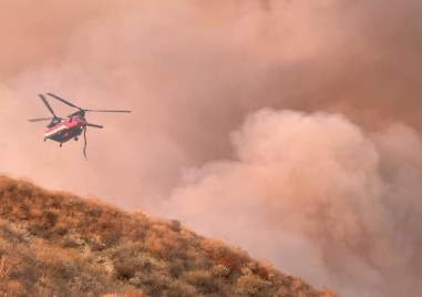 Десетки хиляди домове и сгради остават застрашени към момента от