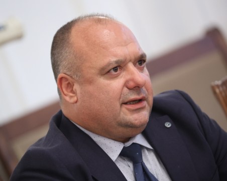 Министър Петър Димитров: Не само климатичните изменения допринасят за безводието, друг основен проблем са огромните загуби