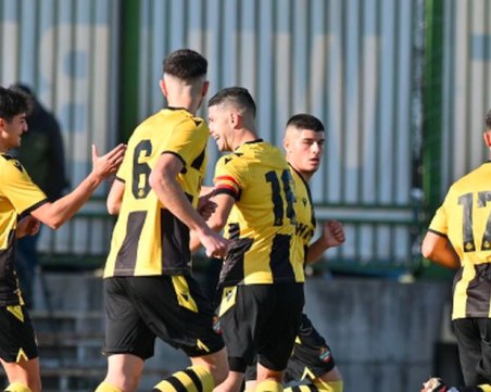 Спартак победи Ботев III