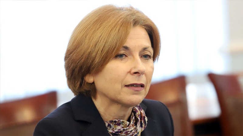 Боряна Димитрова: Наблюдаваме агонията на динозаврите. Борисов пази дистанция и изчаква