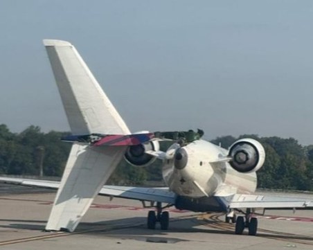 Инцидент в Анталия: Крилото на един самолет се закачи на опашката на друг