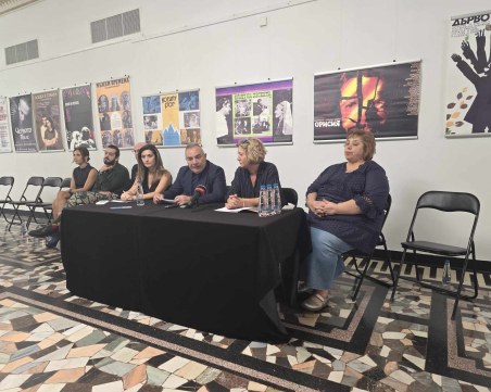 Мащабни спектакли от цяла България посреща фестивалът „Сцена на кръстопът