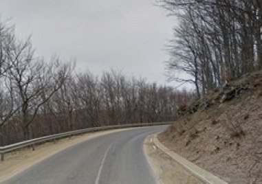 Три камиона се удариха на Прохода на Републиката Участъкът в района