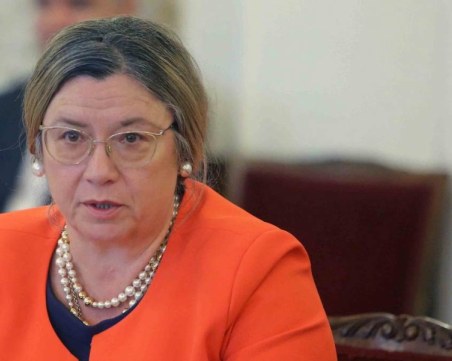 Адвокат Валя Гигова за казуса с двете ДПС-та: Нито ЦИК, нито съдът могат да избират