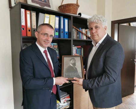 Бетонният мост да носи името на Тодор Александров може да е реванш към потъпканата ни история