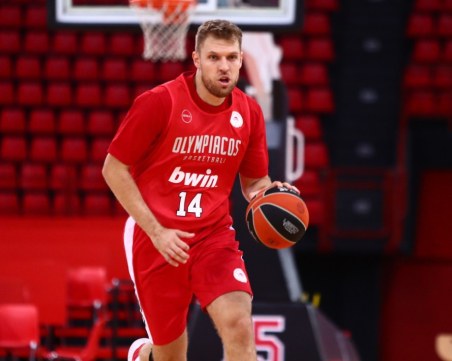 Везенков отбеляза 24 точки срещу Цървена звезда