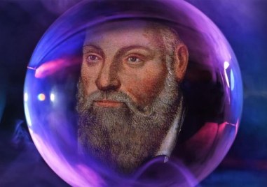 Нострадамус е известен с поредицата от пророчества които продължават да