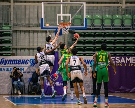 Академик започва с домакинство новия сезон