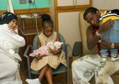 Певицата Карди Би и рапърът Офсет станаха родители за трети