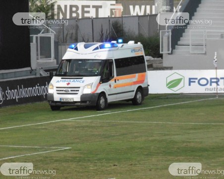 Линейка влезе на терена на стадион 