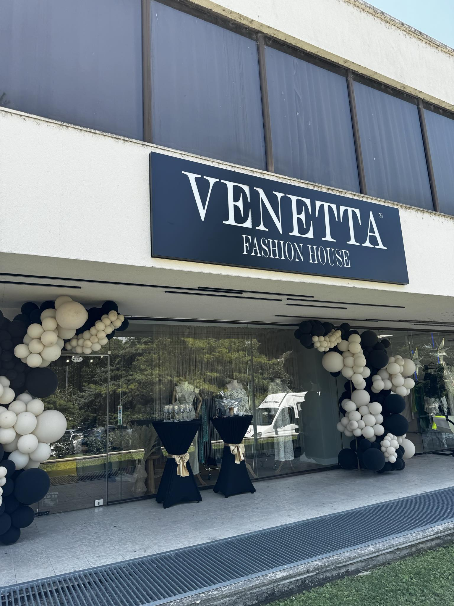 Мода на световно ниво! VENETTA FASHION HOUSE вече с физически магазин в Пловдив