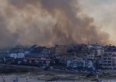Огромен пожар избухна в гората над Созопол близо до Каваци
