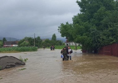 Пет души са били отрити мъртви в Източна Румъния след