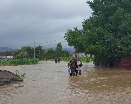 Пет жертви взеха проливните дъждове в Източна Румъния