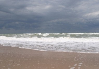 Черно море изхвърли тяло на мъж на плаж Червенка съобщиха