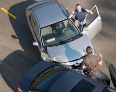 Шофьор скочи на бой на друг в Пловдив заради отнето предимство