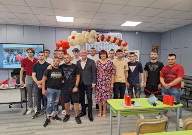 Кметът на район Източен Емил Русинов връчи почетен плакет на