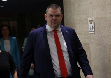 Радев нагнетява обществено напрежение Народното събрание трябва да отхвърли ветото