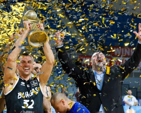 Преди началото на новия сезон в баскетболния елит - отбор под въпрос, друг губи домакинско предимство