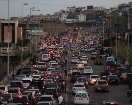 Хиляди се опитват да напуснат Ливан след израелските удари