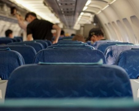 Пътник почина по време на полет от България до Ливърпул