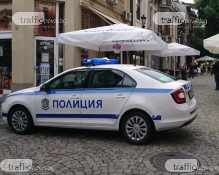 Украински саксофонист огласи с викове и псувни Главната, нападна полицаи