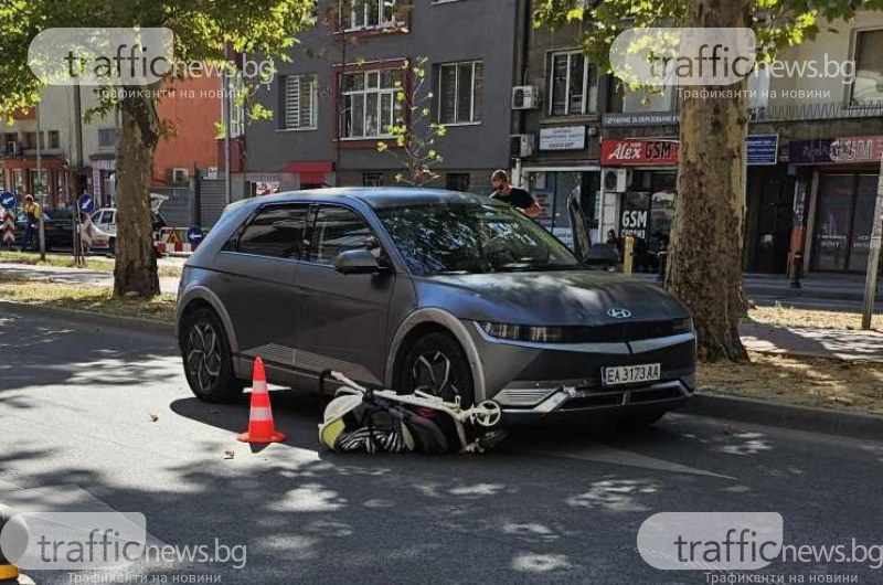 Кола блъсна майка с количка на булевард в Пловдив, тя и детето са в болница