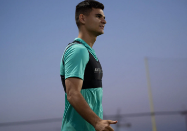 Офанзивният футболист на Ботев Пловдив Никола Илиев отново ще е