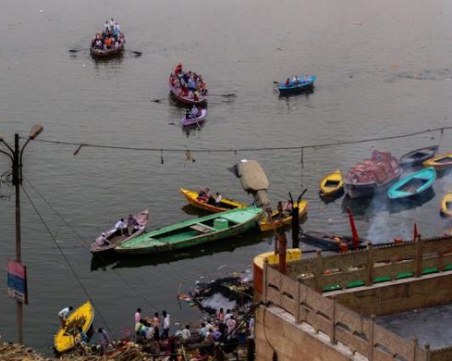 46 души се удавиха по време на фестивал в Индия