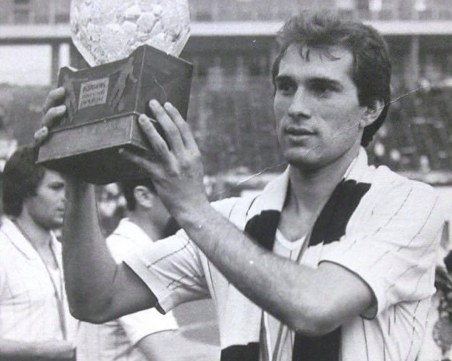 63 години от рождението на легендарния Аян Садъков