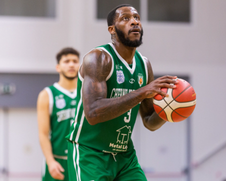 Академик привлече Аверил Ъгба