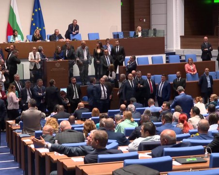 Депутатите от ИТН и „Възраждане