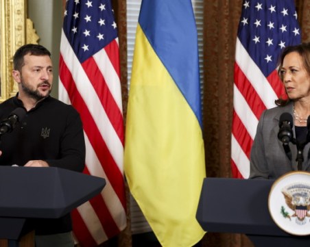 Зеленски се срещна с Камала Харис, представи своя план за мир