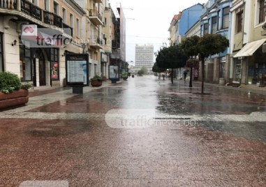 Облачно време придружено с дъжд и гръмотевици ни очаква днес