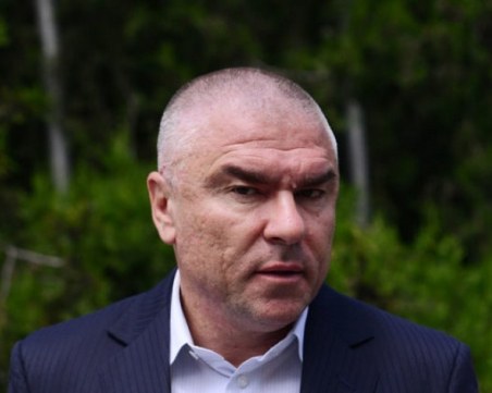 Бивш собственик на Локо може да се завърне в българския футбол