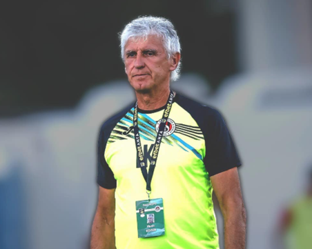 Локо София се раздели с треньора си