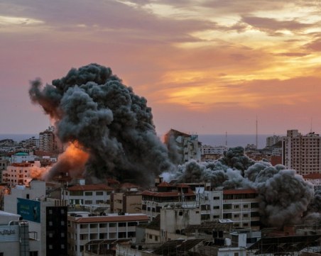 Спасените от Ливан българи пътуват към България, не се знае дали ще има още един полет