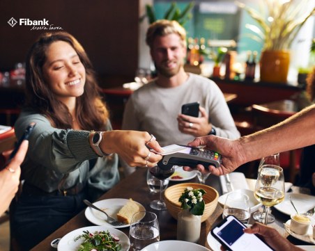 ПОС терминалите на Fibank съчетават удобство и интересни функции